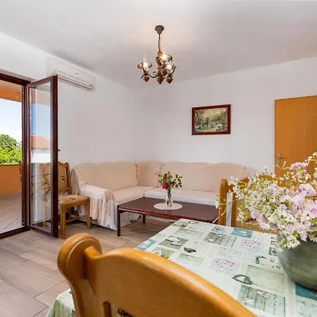 Apartment Irena&dolores Malinska