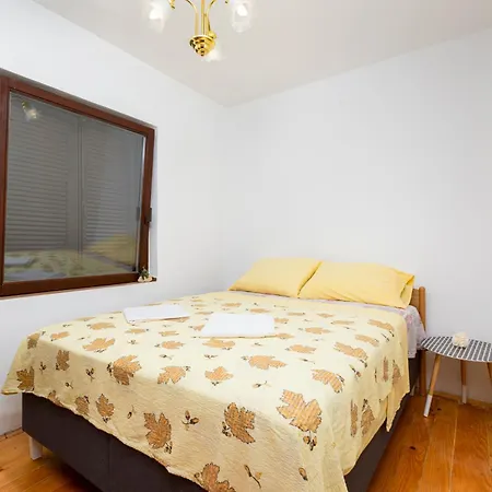 Irena&dolores Apartment *