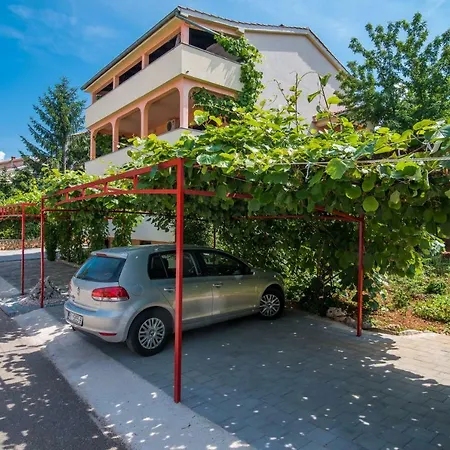 Irena&dolores Apartment *